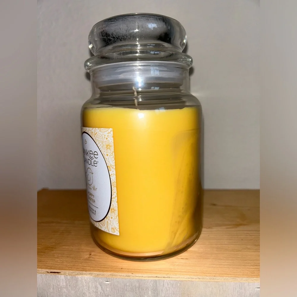 Yankee Candle Hoppy Easter Banana & Coconut Scented Jar Candle - Yellow